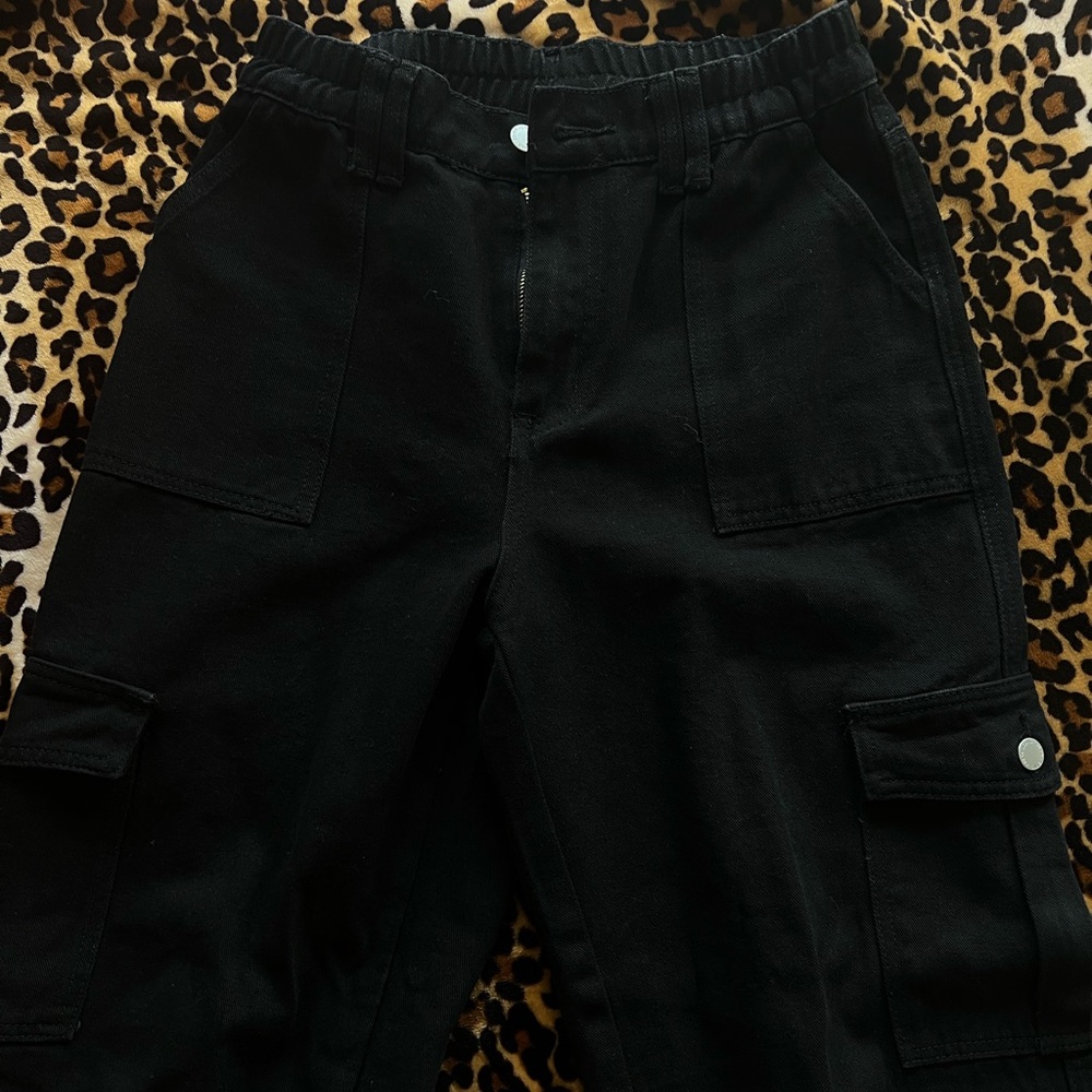 Women’s Petite Black Cargo Pants